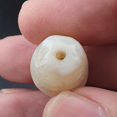 Ancient Natural Pattern White Old Agate Bead Amulet