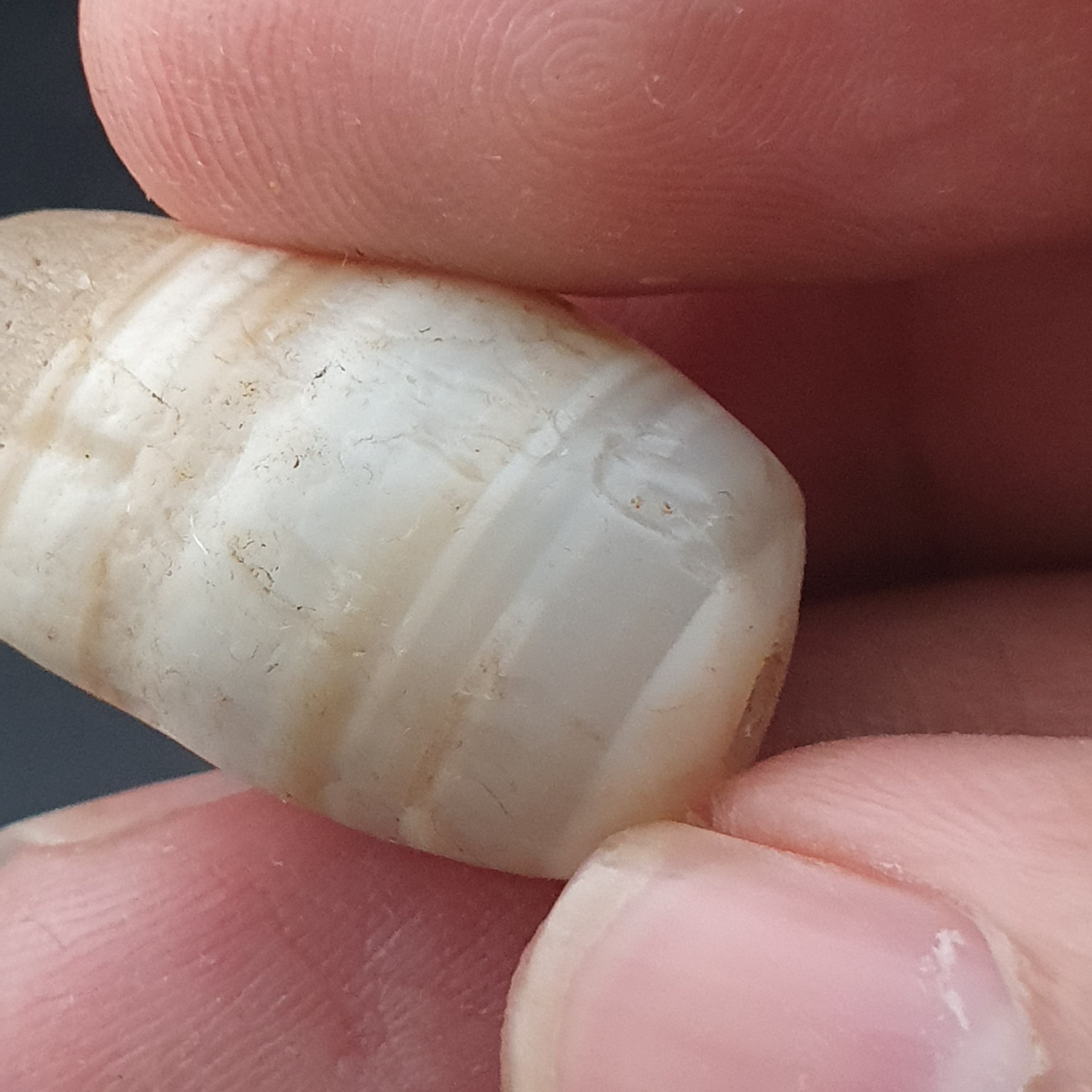 Ancient Natural Pattern White Old Agate Bead Amulet