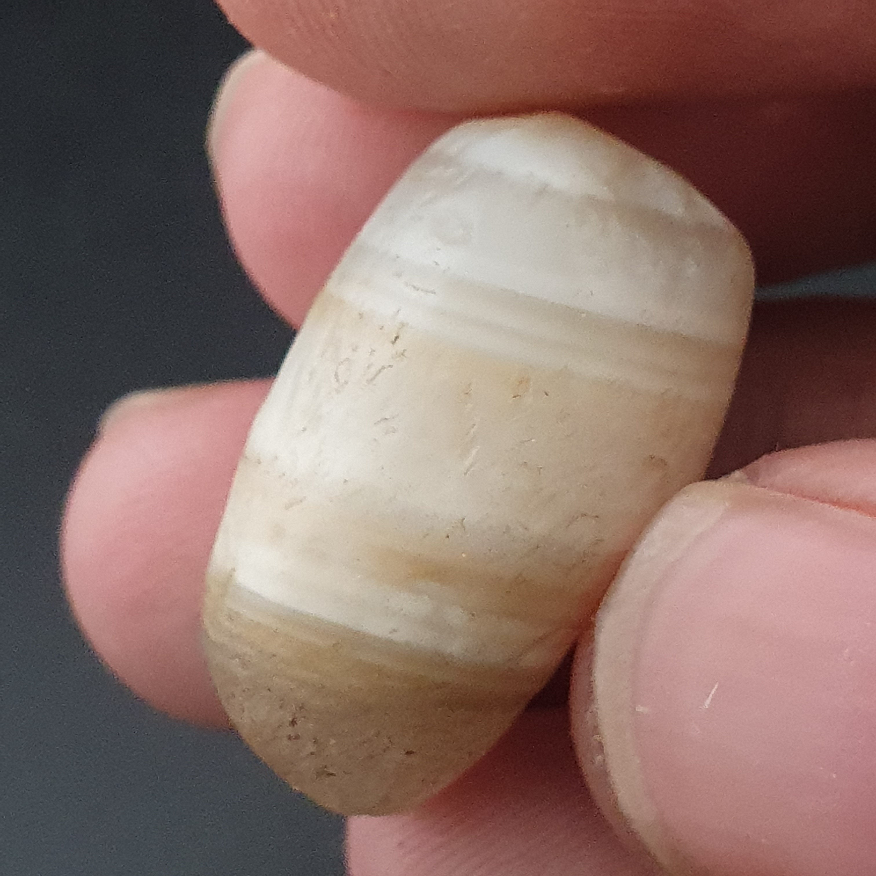 Ancient Natural Pattern White Old Agate Bead Amulet