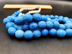 65 PCs RARE and BEAUTIFUL  AFRICAN GLASS TRADE ANTIQUE BEADS 10MM full Strand