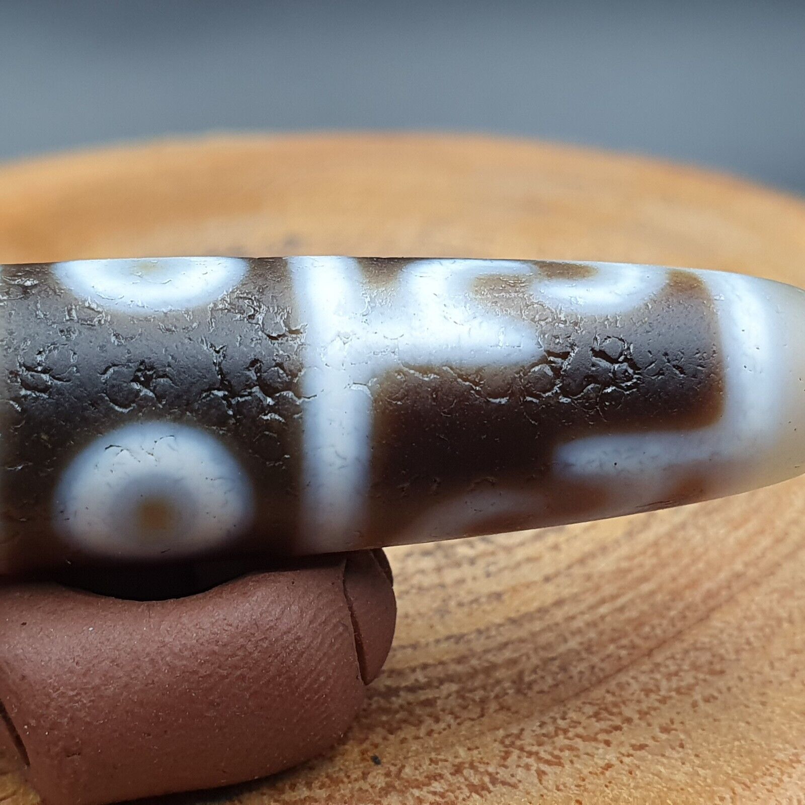 Vintage Old Himalayan Indo Tibetan 5 Eyes pattern Dzi Amulet Pendant Bead B26