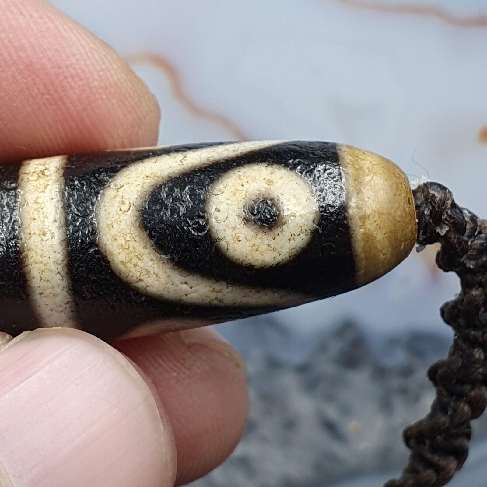 S3 Vintage Old Tibetan 6 Eyes Agate stone Dzi Bead Amulet with 18" wax thread