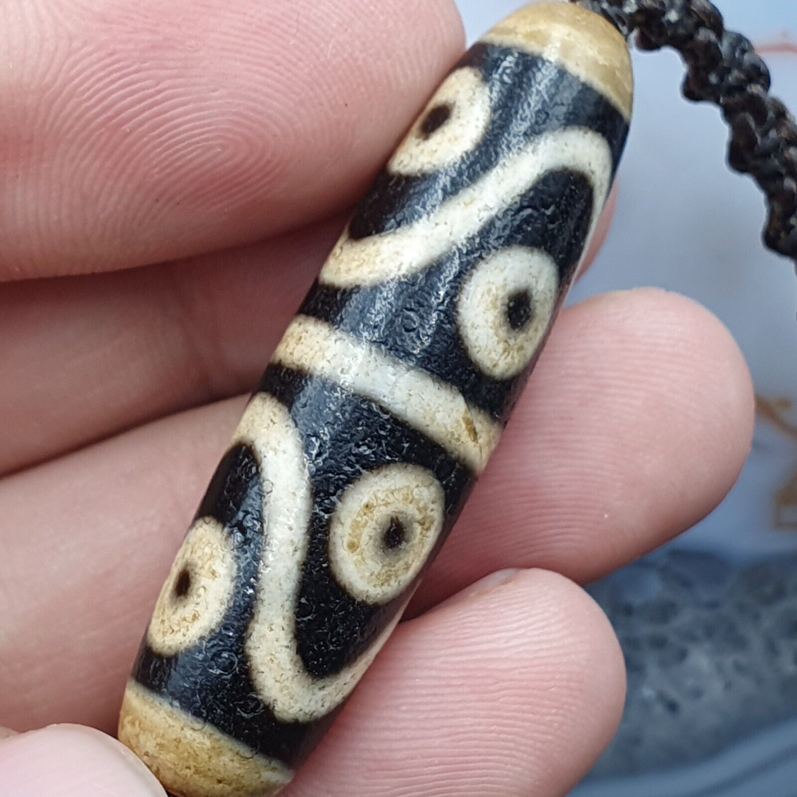 S3 Vintage Old Tibetan 6 Eyes Agate stone Dzi Bead Amulet with 18" wax thread