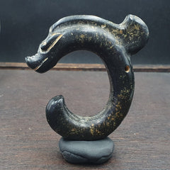 Antique Black Magnetic Stone mysterious animal carving Stone Bead Amulet MG-9-4