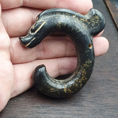 Antique Black Magnetic Stone mysterious animal carving Stone Bead Amulet MG-9-4