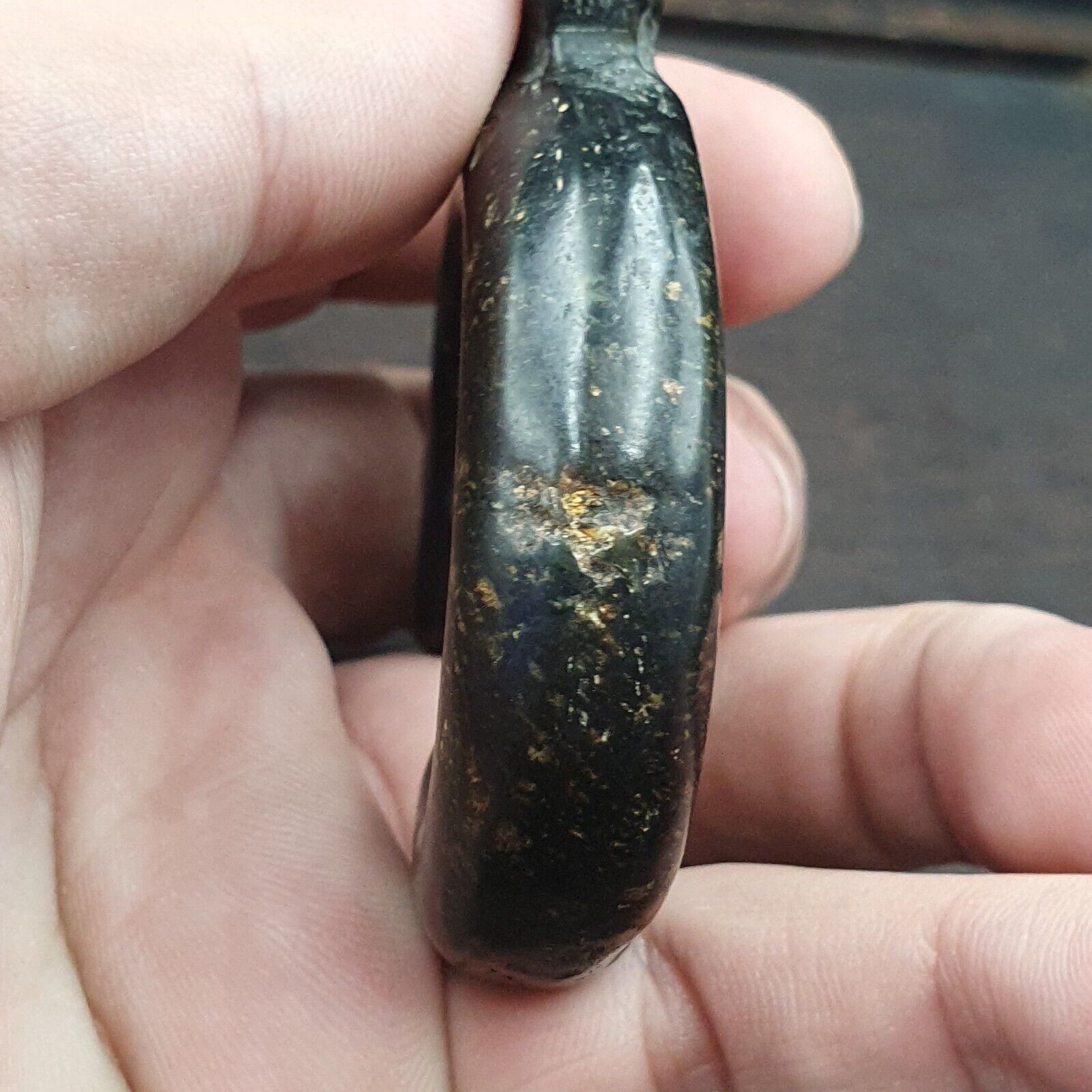 Antique Black Magnetic Stone mysterious animal carving Stone Bead Amulet MG-9-4