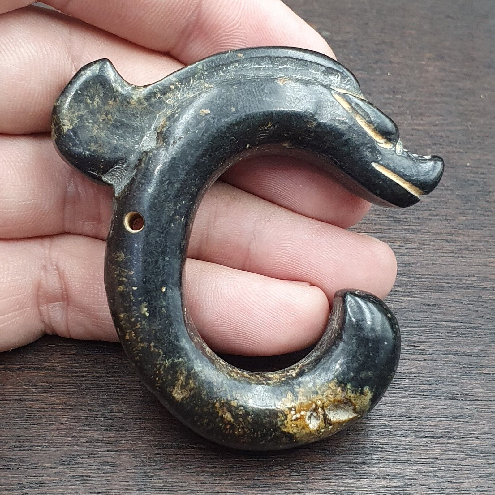 Antique Black Magnetic Stone mysterious animal carving Stone Bead Amulet MG-9-4
