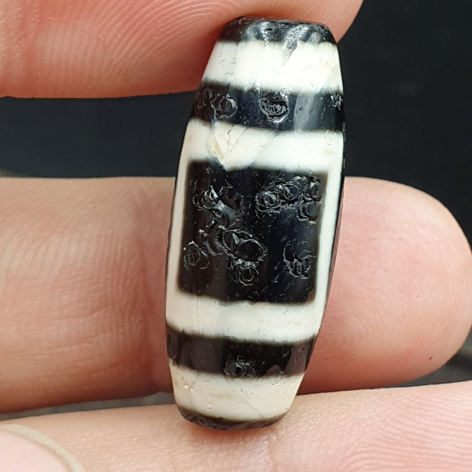 Old Indo Tibetan Agate 2 Eyes lines Agate stone Dzi Bead Amulet