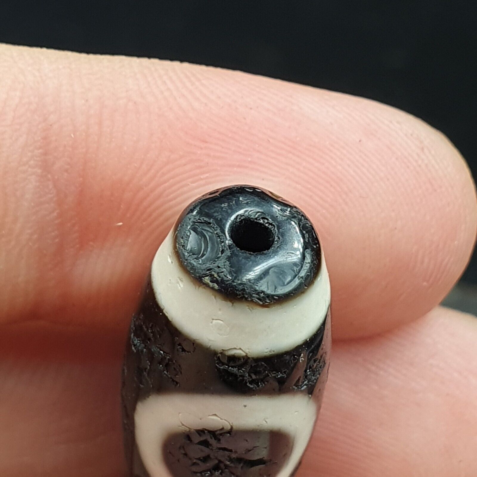 Old Indo Tibetan Agate 2 Eyes lines Agate stone Dzi Bead Amulet