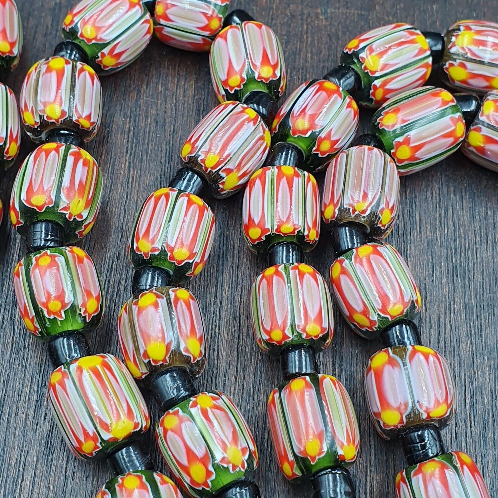 Vintage Very unique Pattern Glass Beads Necklace WDK-2