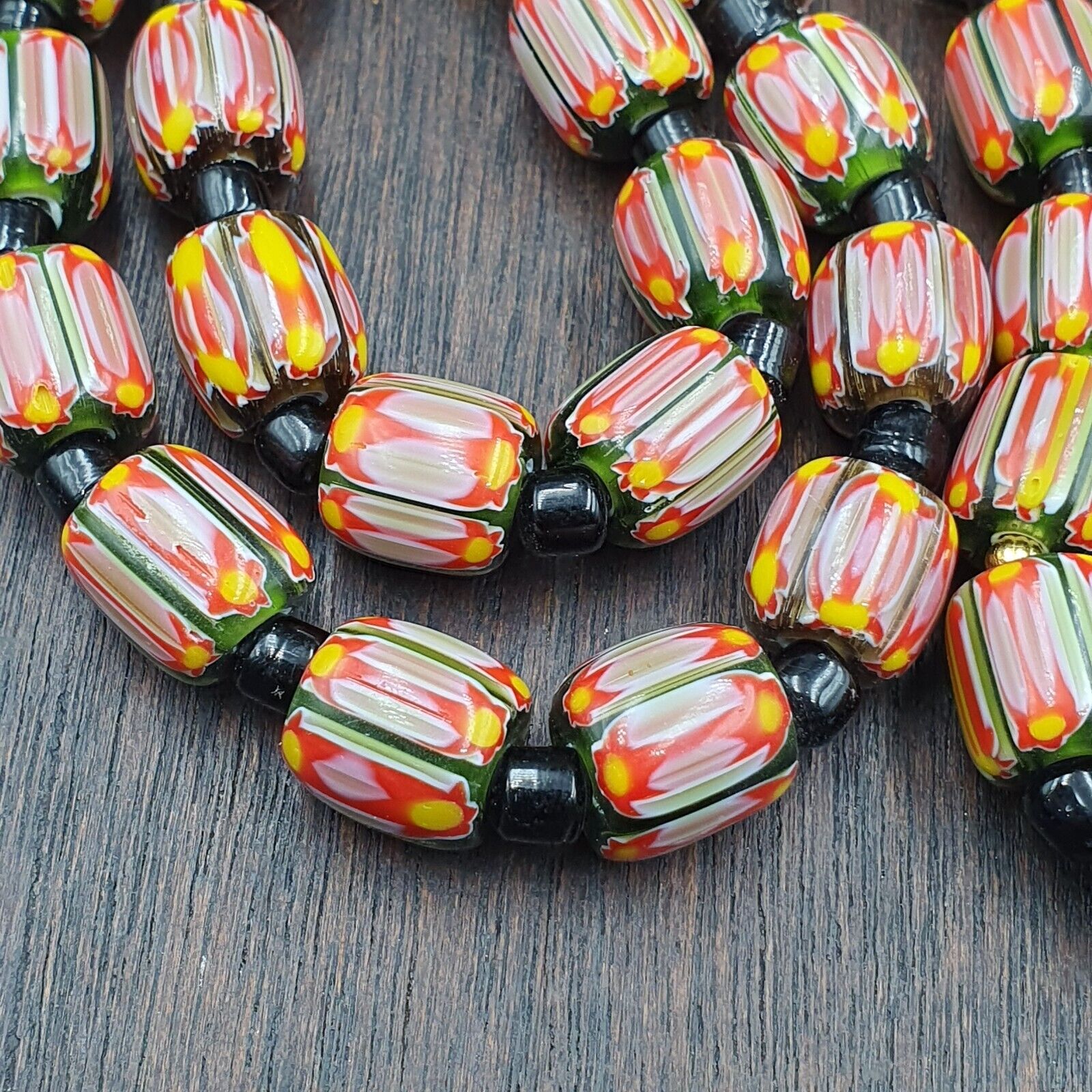 Vintage Very unique Pattern Glass Beads Necklace WDK-2