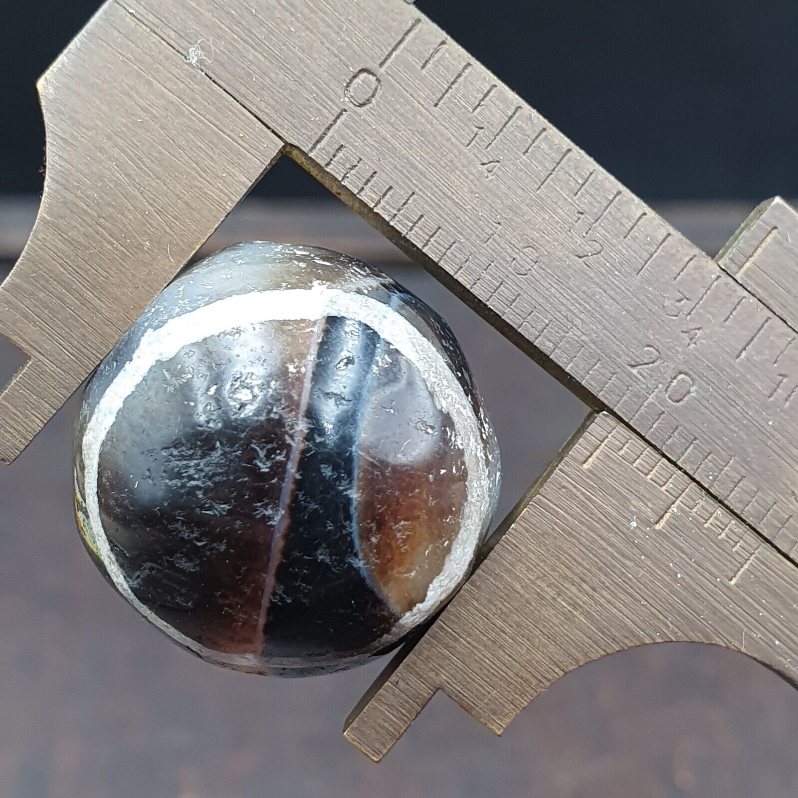 Antique Tibetan Etched Agate Bead: A Rare Gem from the Past 20mm