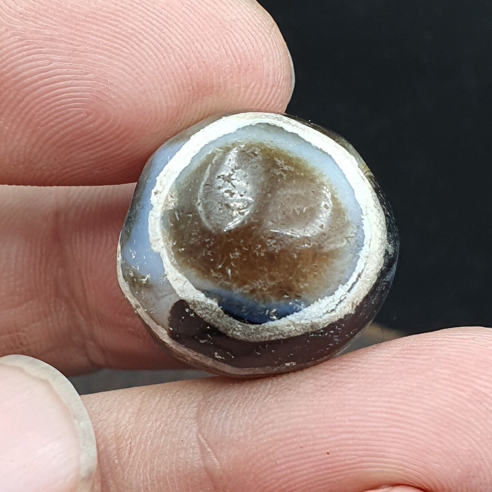 Antique Tibetan Etched Agate Bead: A Rare Gem from the Past 20mm