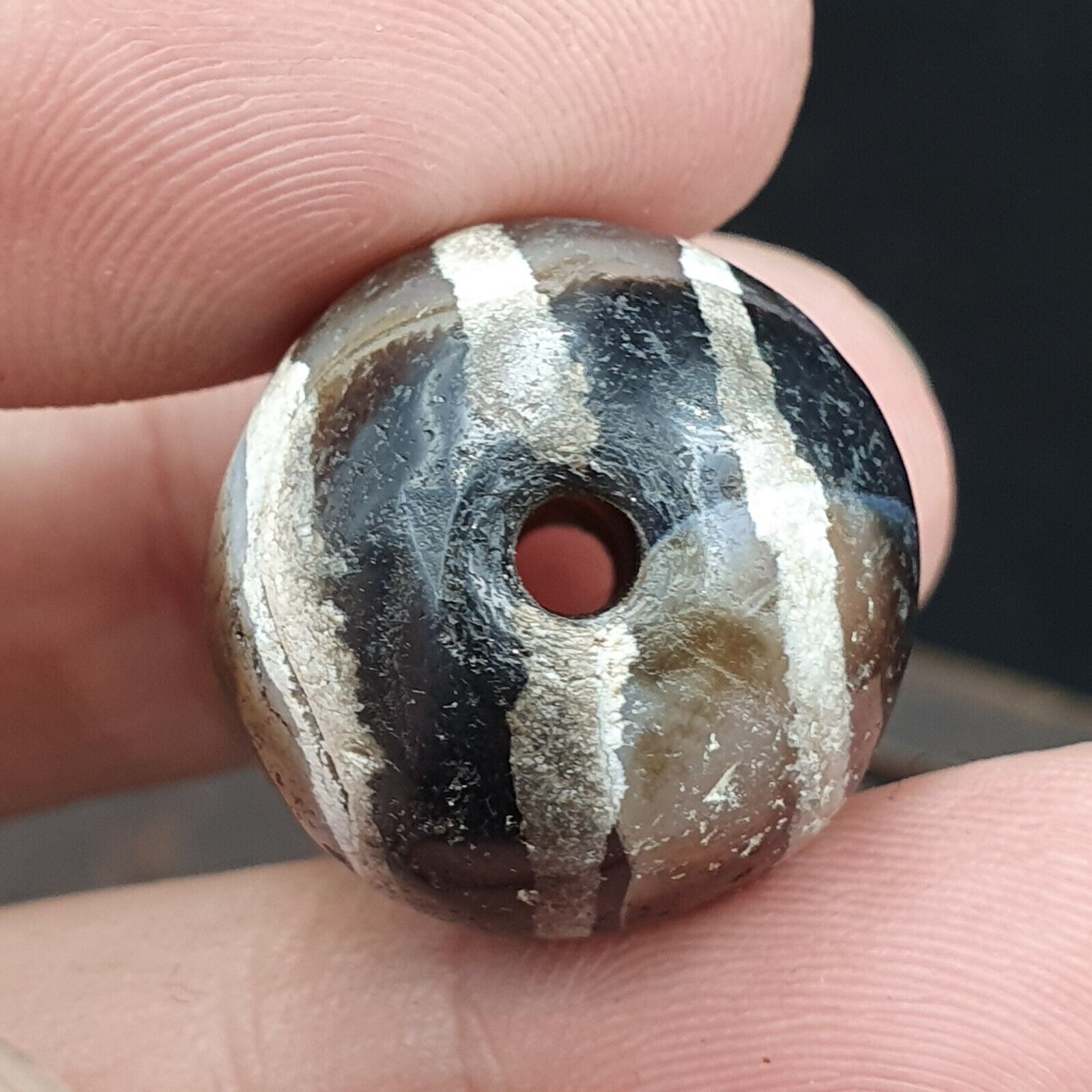 Antique Tibetan Etched Agate Bead: A Rare Gem from the Past 20mm