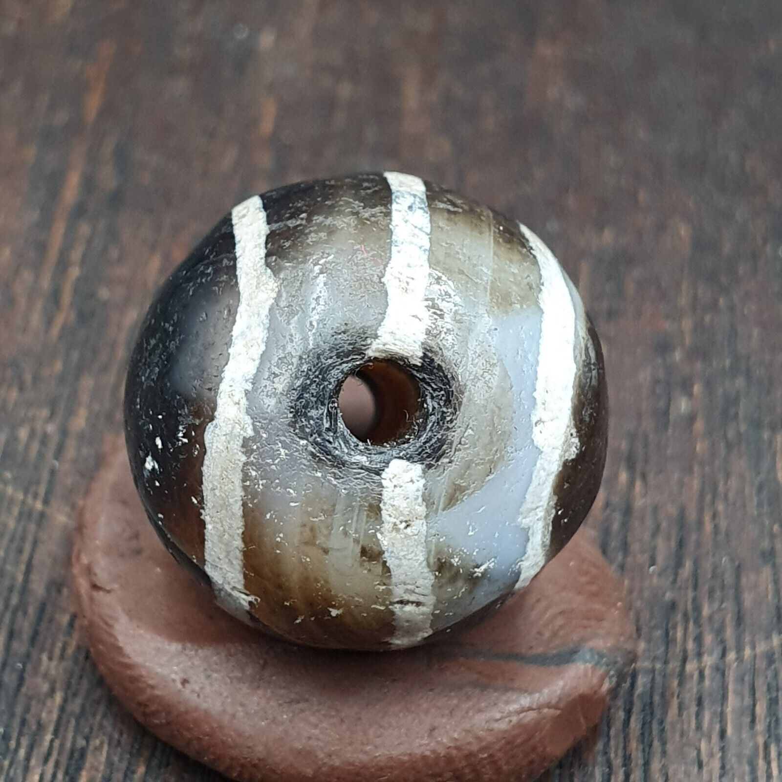 Antique Tibetan Etched Agate Bead: A Rare Gem from the Past 20mm