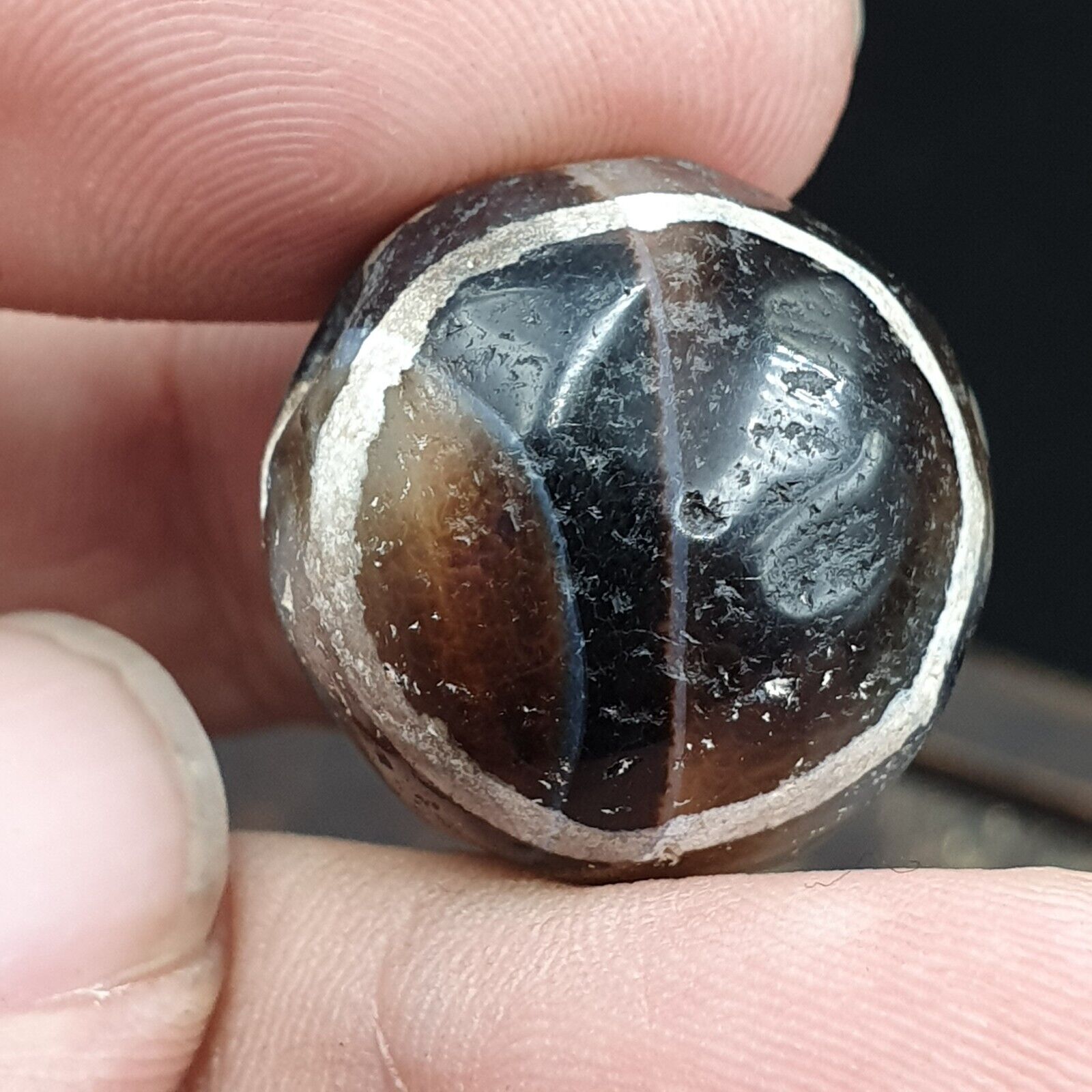Antique Tibetan Etched Agate Bead: A Rare Gem from the Past 20mm