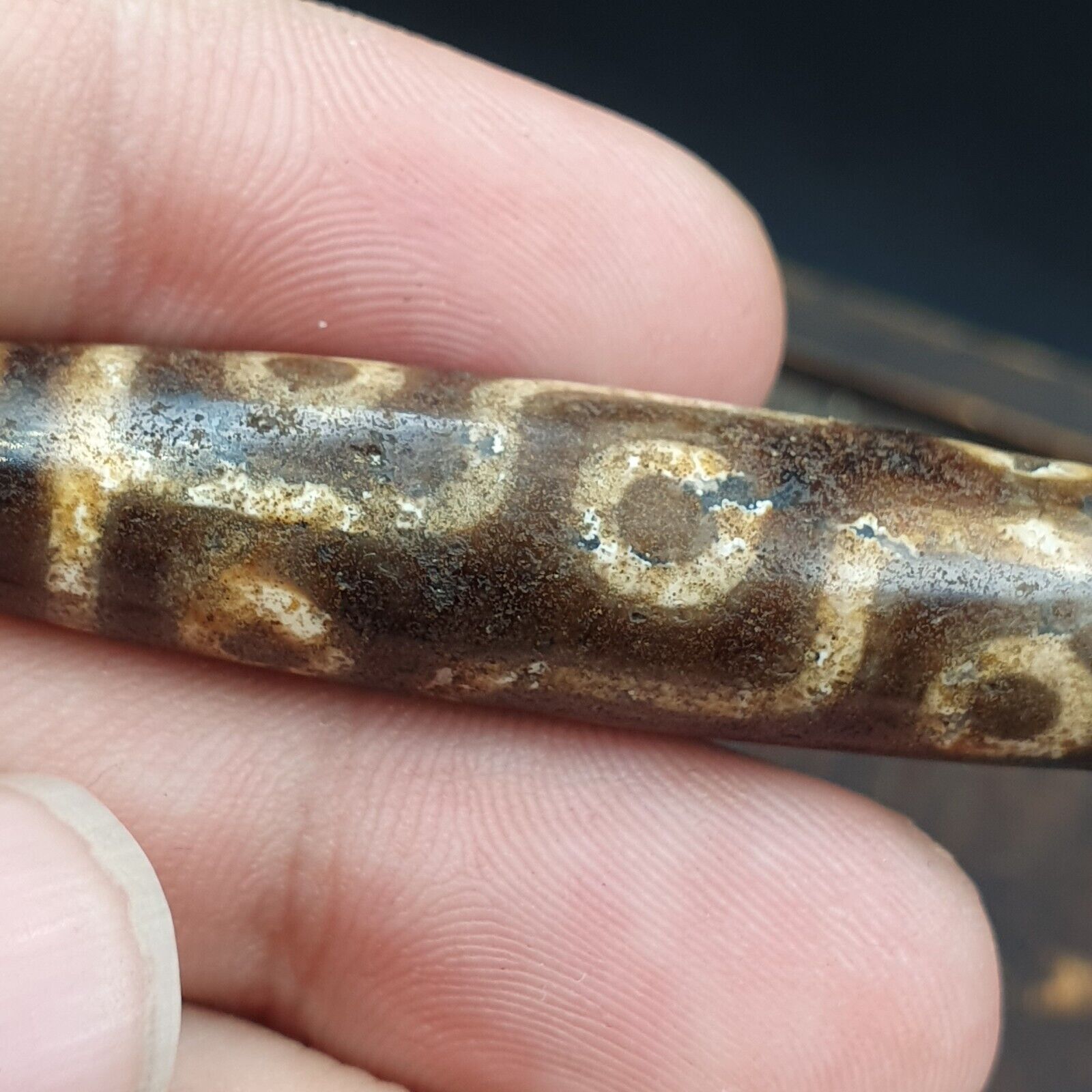 Old Indo Tibetan Agate 9 Eyes in zigzag lines Agate stone Dzi Bead Amulet TBA-3