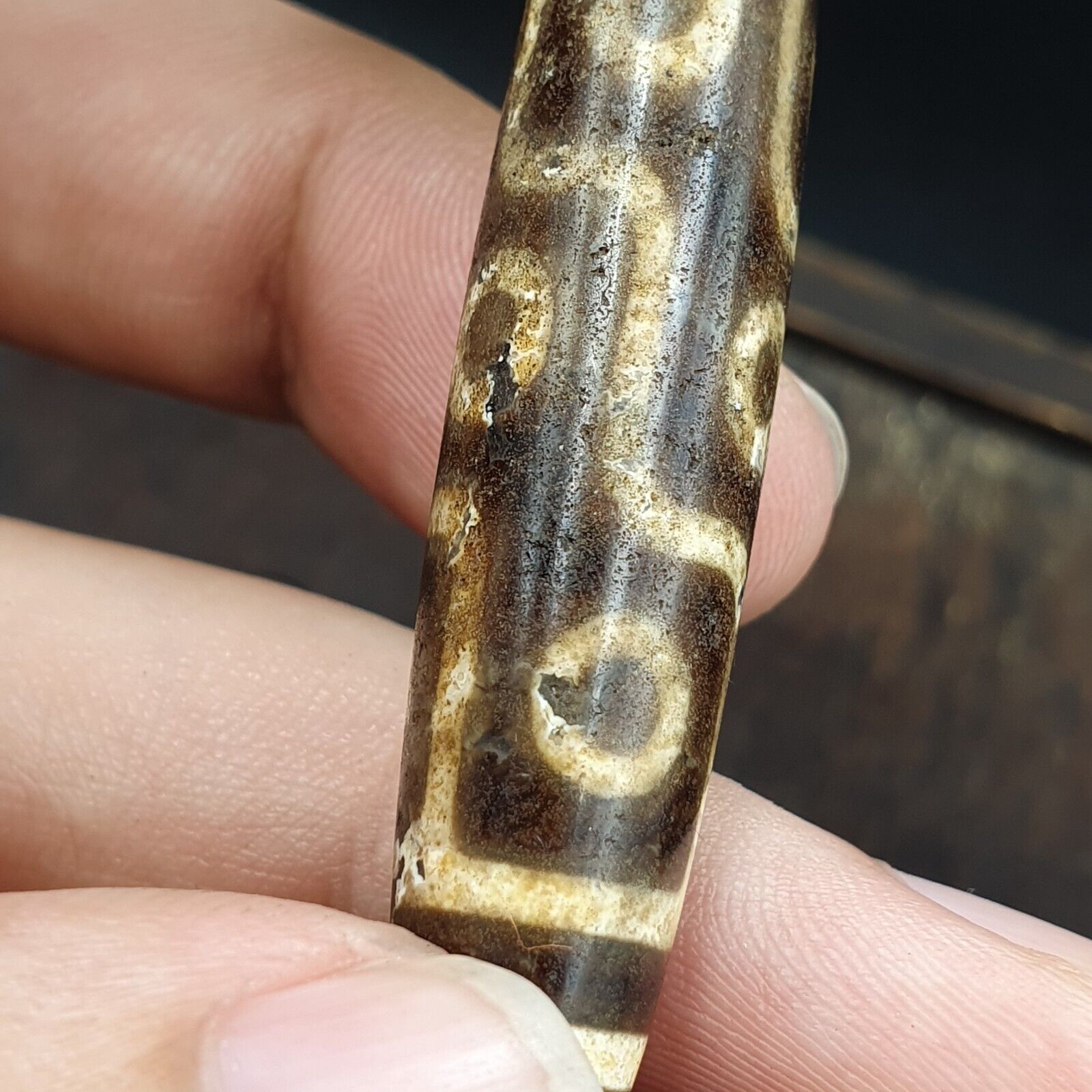 Old Indo Tibetan Agate 9 Eyes in zigzag lines Agate stone Dzi Bead Amulet TBA-3