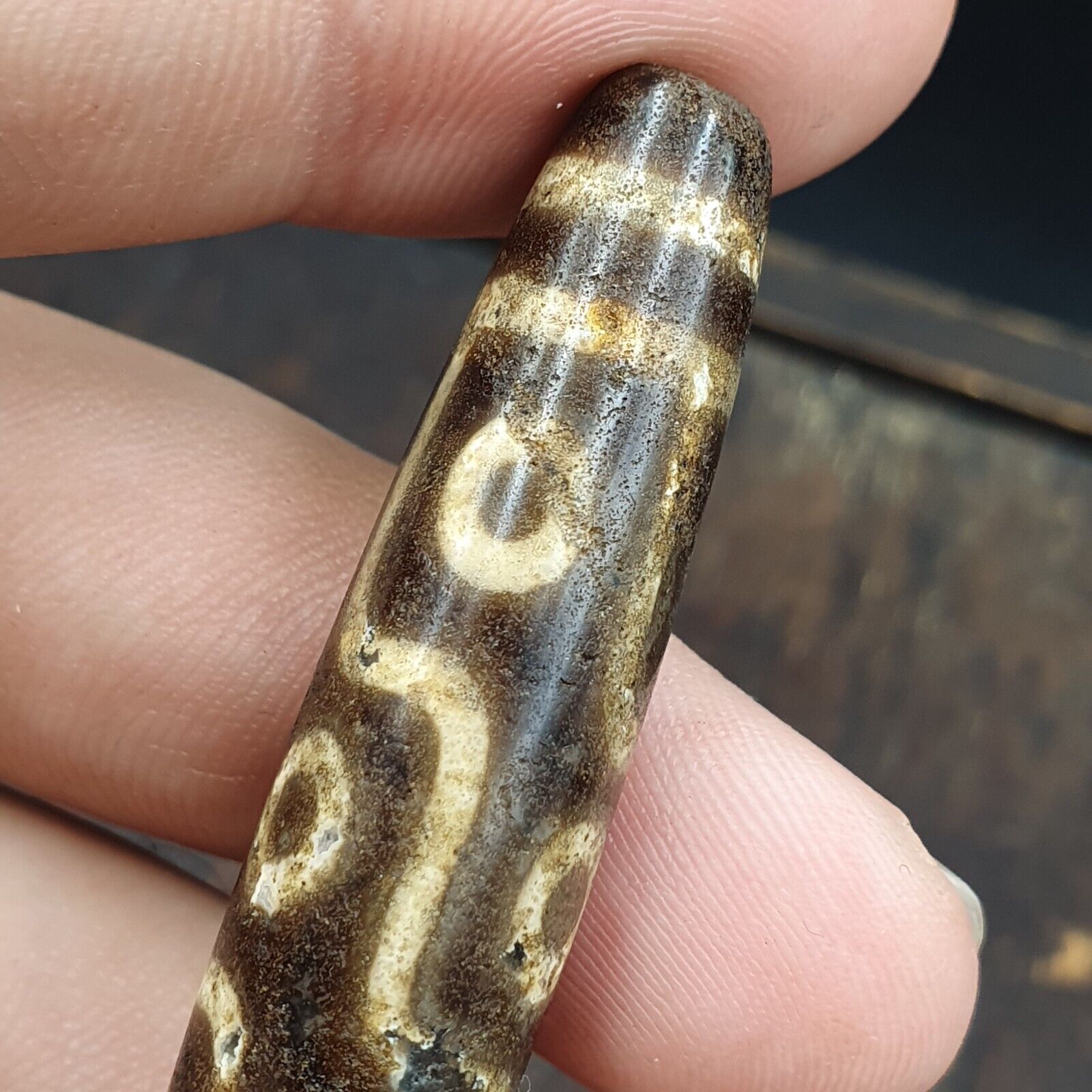 Old Indo Tibetan Agate 9 Eyes in zigzag lines Agate stone Dzi Bead Amulet TBA-3