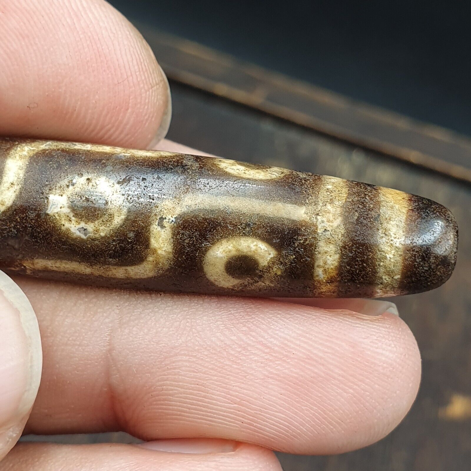 Old Indo Tibetan Agate 9 Eyes in zigzag lines Agate stone Dzi Bead Amulet TBA-3