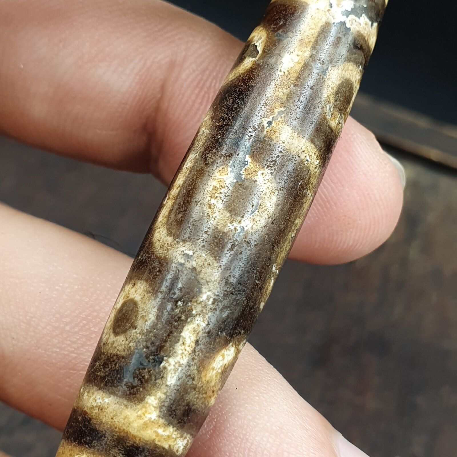 Old Indo Tibetan Agate 9 Eyes in zigzag lines Agate stone Dzi Bead Amulet TBA-3