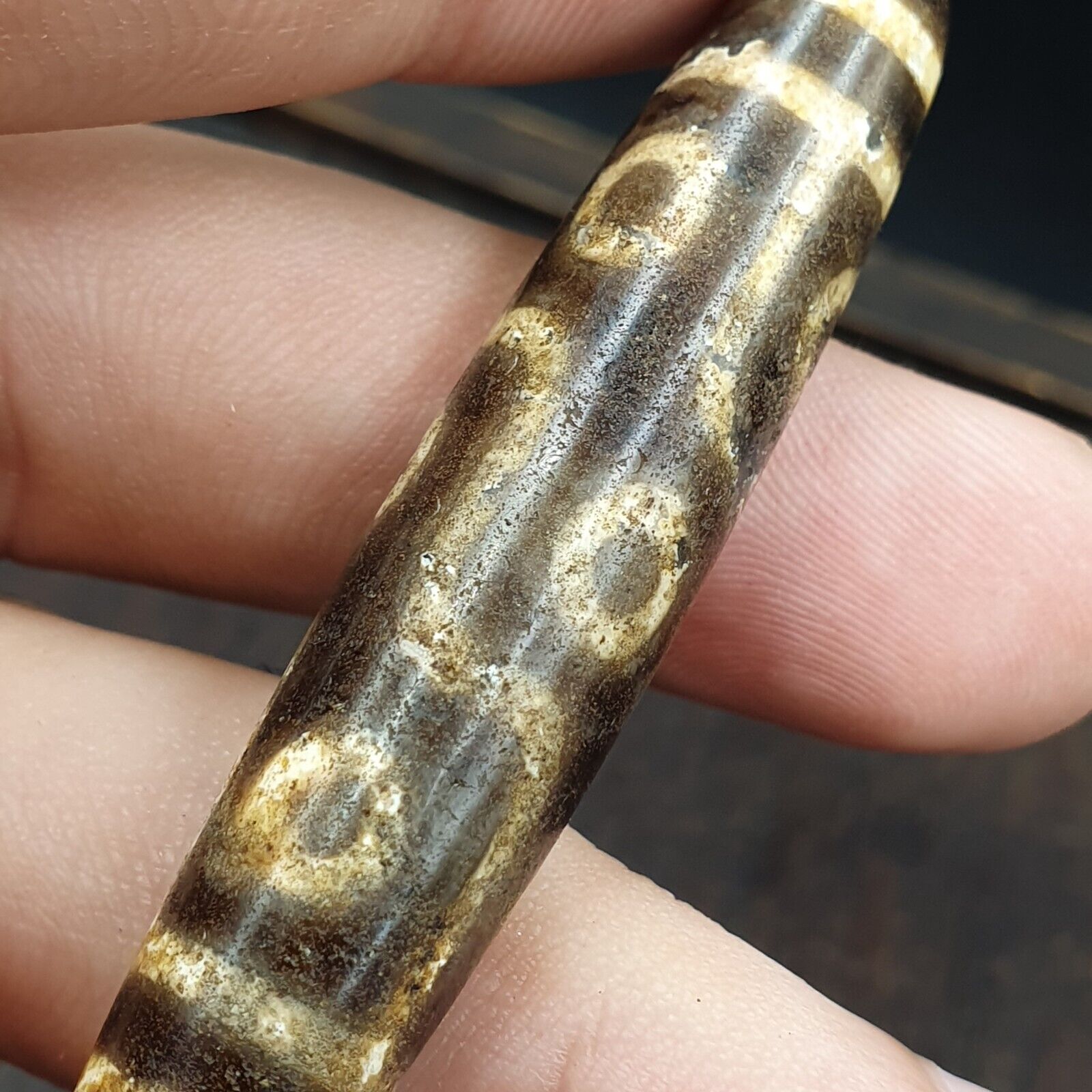 Old Indo Tibetan Agate 9 Eyes in zigzag lines Agate stone Dzi Bead Amulet TBA-3