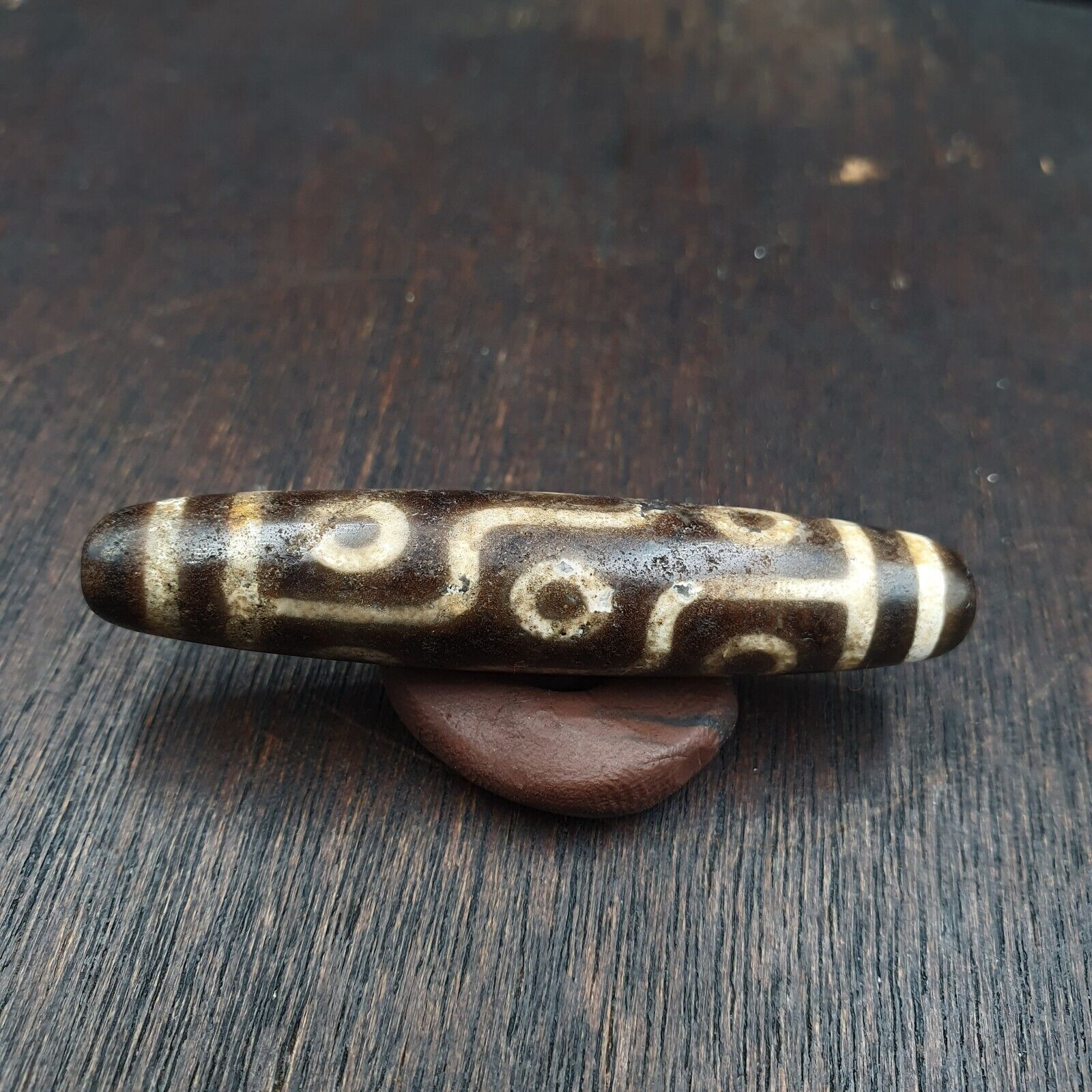 Old Indo Tibetan Agate 9 Eyes in zigzag lines Agate stone Dzi Bead Amulet TBA-3