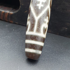 Himalayan Tibetan Dzi Agate Bead: A Rare Gem from the Past  TBET-8