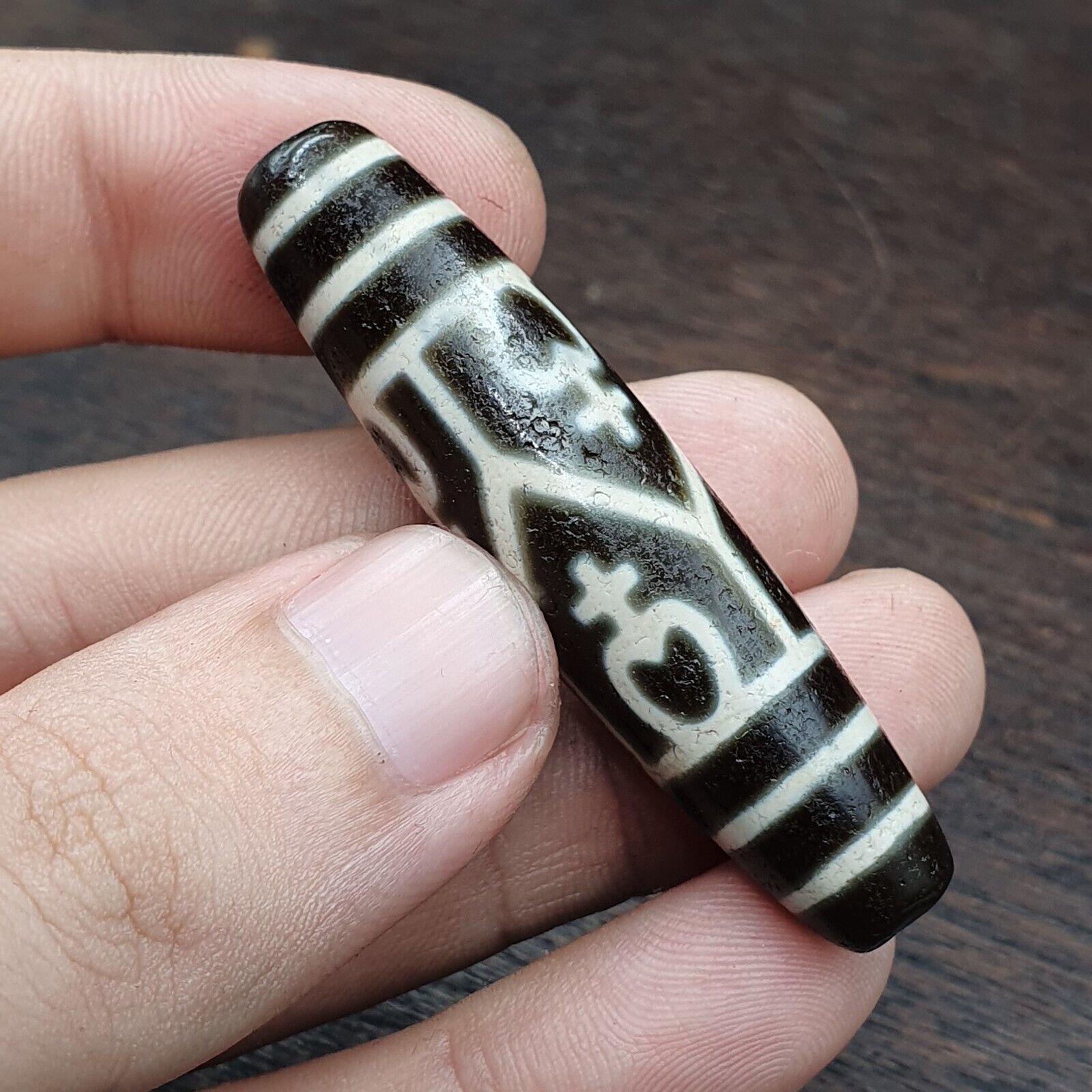 Himalayan Tibetan Dzi Agate Bead: A Rare Gem from the Past  TBET-8
