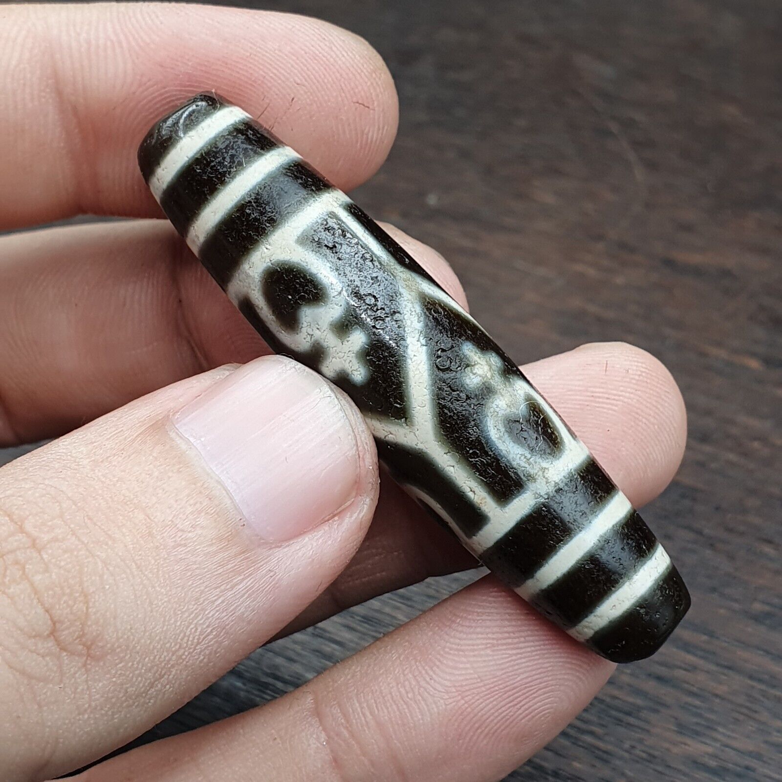 Himalayan Tibetan Dzi Agate Bead: A Rare Gem from the Past  TBET-8