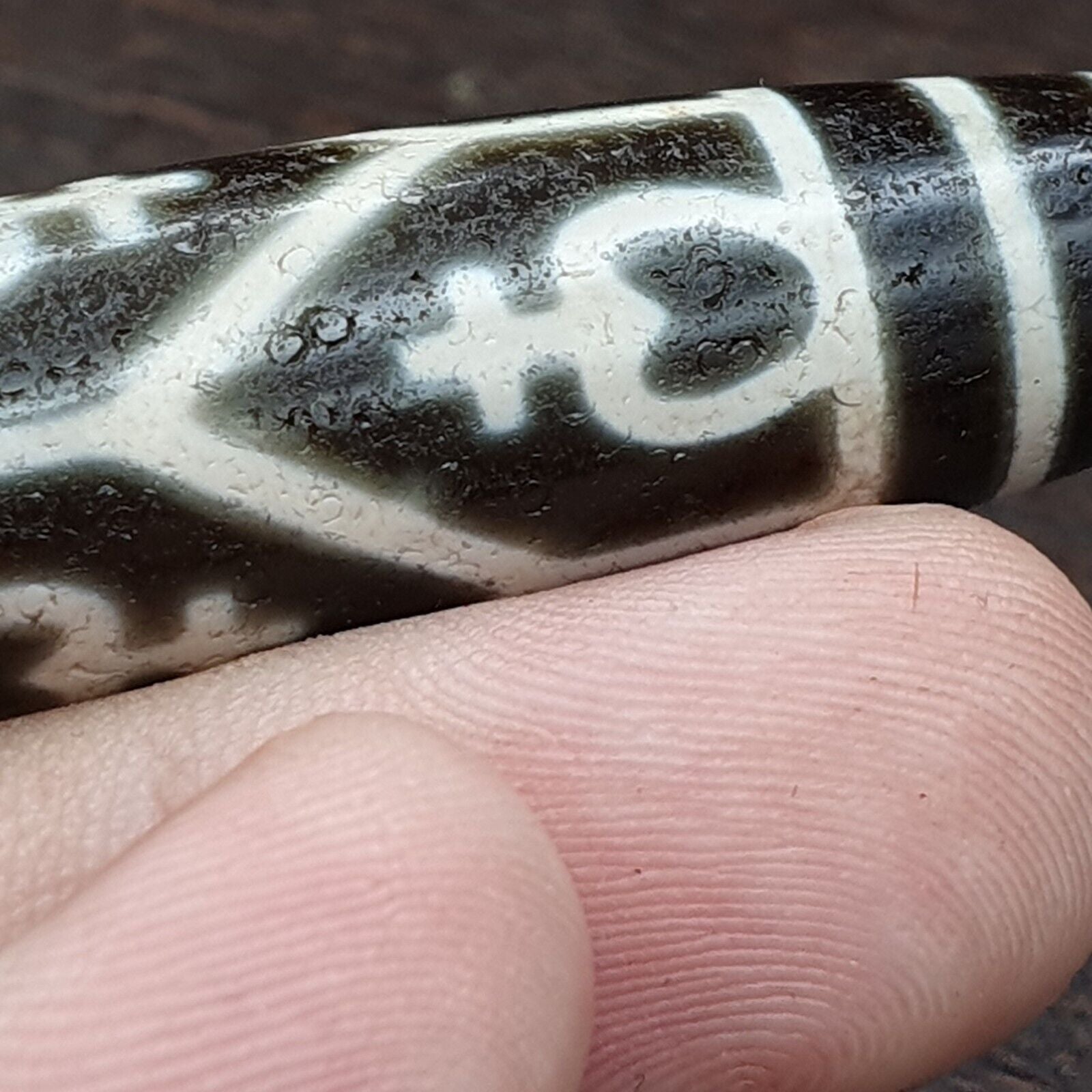 Himalayan Tibetan Dzi Agate Bead: A Rare Gem from the Past  TBET-8