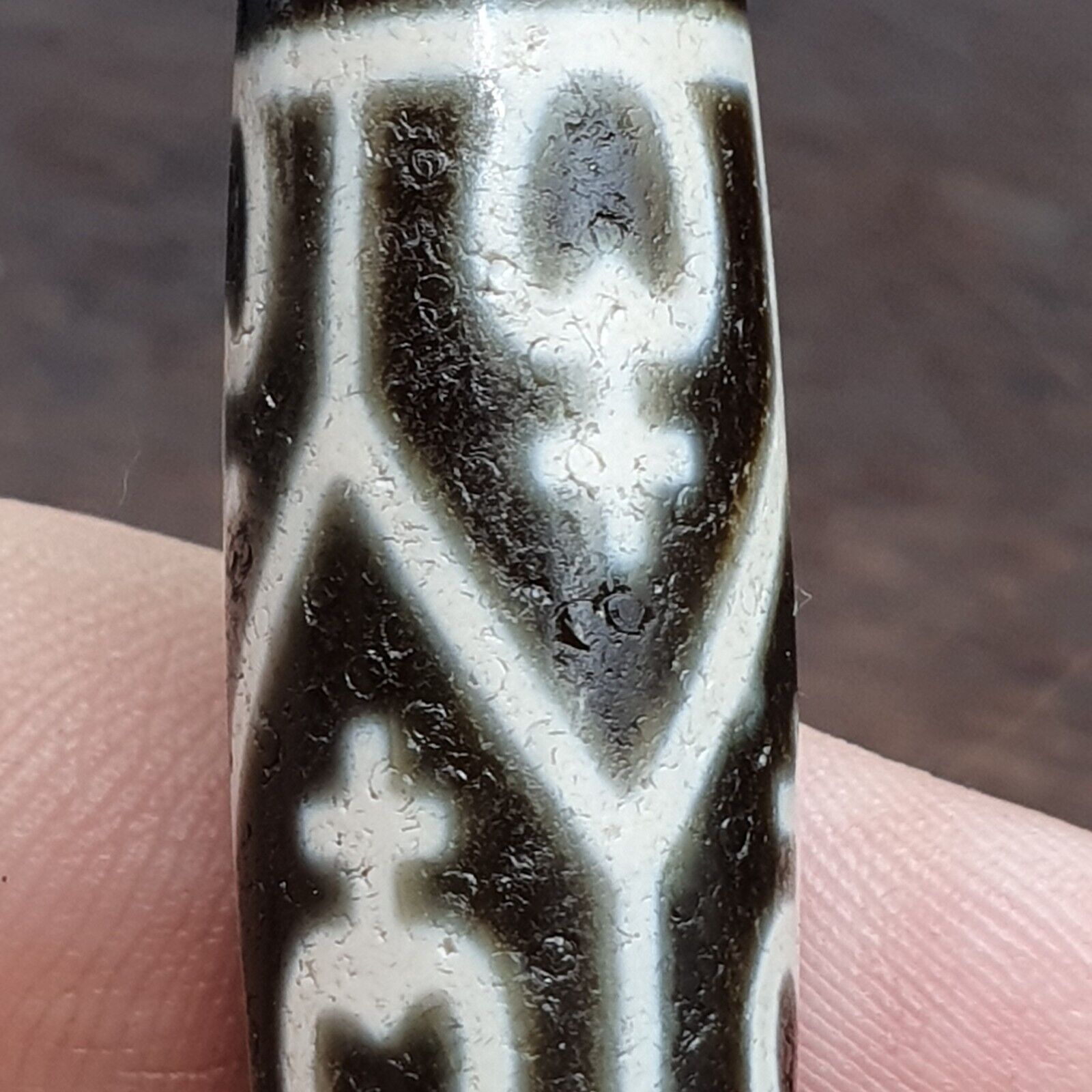 Himalayan Tibetan Dzi Agate Bead: A Rare Gem from the Past  TBET-8