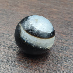 Antique Tibetan Agate Bead: A Rare Gem from the Past 19 x18 mm ET-3