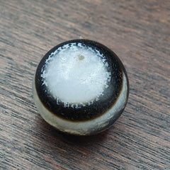 Antique Tibetan Agate Bead: A Rare Gem from the Past 19 x18 mm ET-3