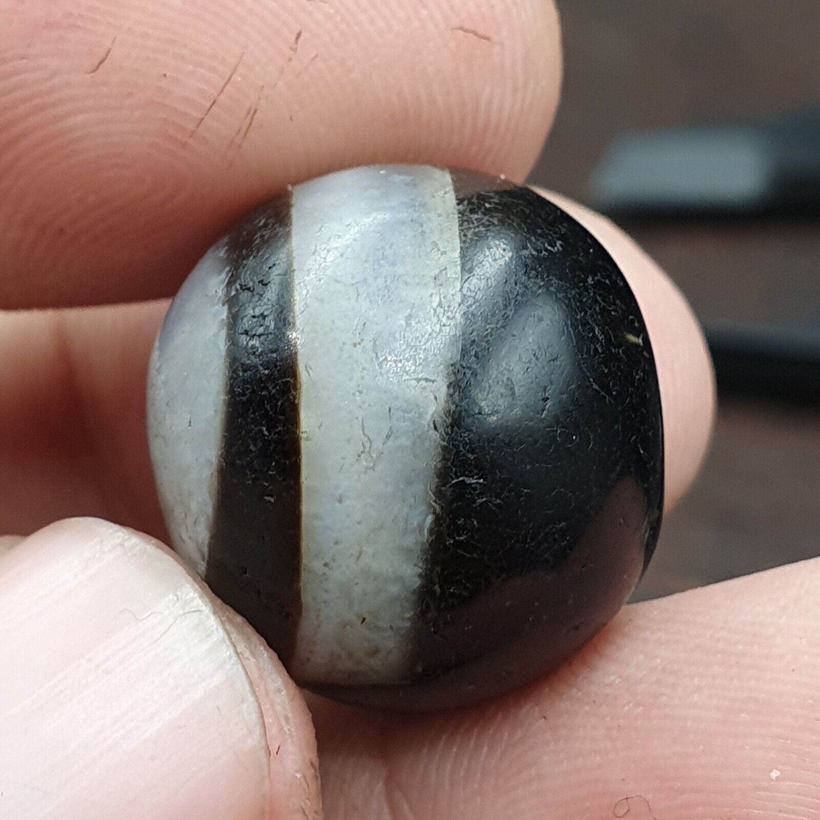 Antique Tibetan Agate Bead: A Rare Gem from the Past 19 x18 mm ET-3