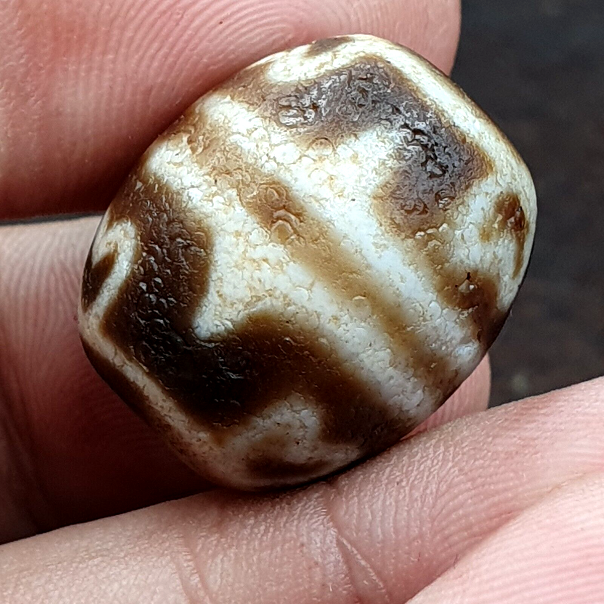 High Quality Antique Tibetan rare Pattern Agate stone Dzi Bead Amulet