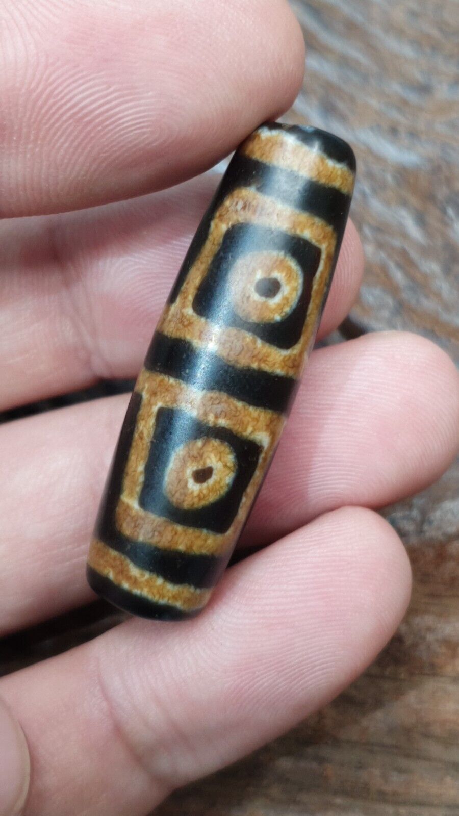 Old Tibetan Himalayan 8 eyes in eye Dzi Bead Amulet circle and Square Eyes