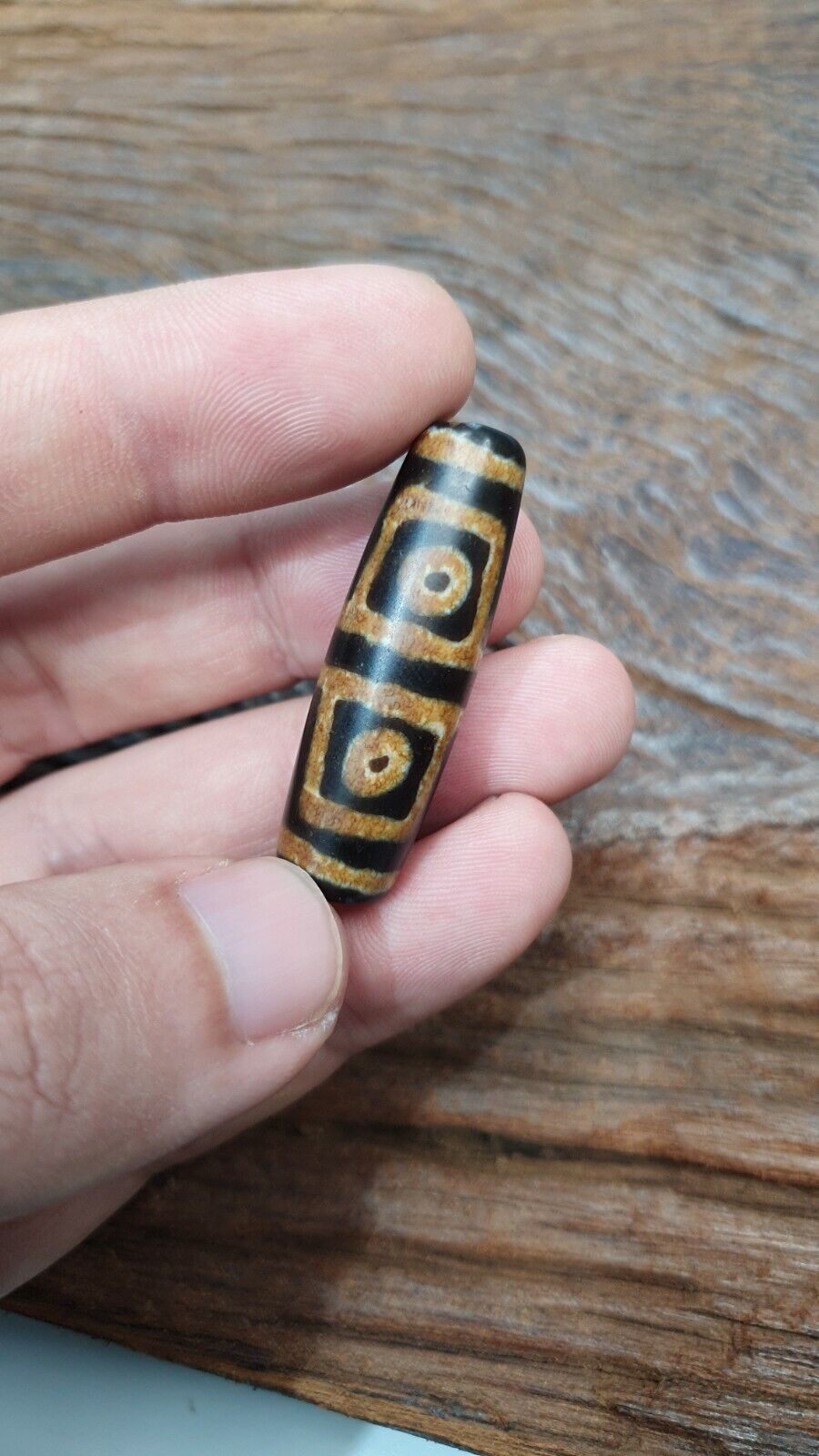 Old Tibetan Himalayan 8 eyes in eye Dzi Bead Amulet circle and Square Eyes