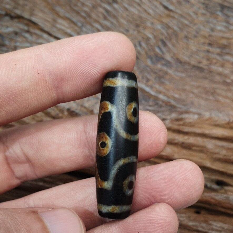 Old Tibetan Himalayan 8 eyes in eye Dzi Bead Amulet circle and Square Eyes