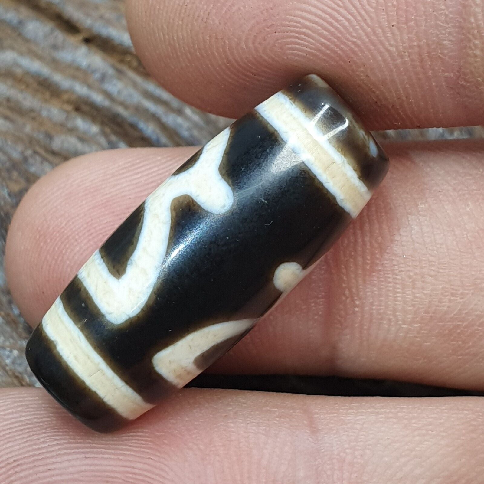 Vintage Old Tibetan 2 eyes in eye Dzi Bead Amulet  circle Eyes