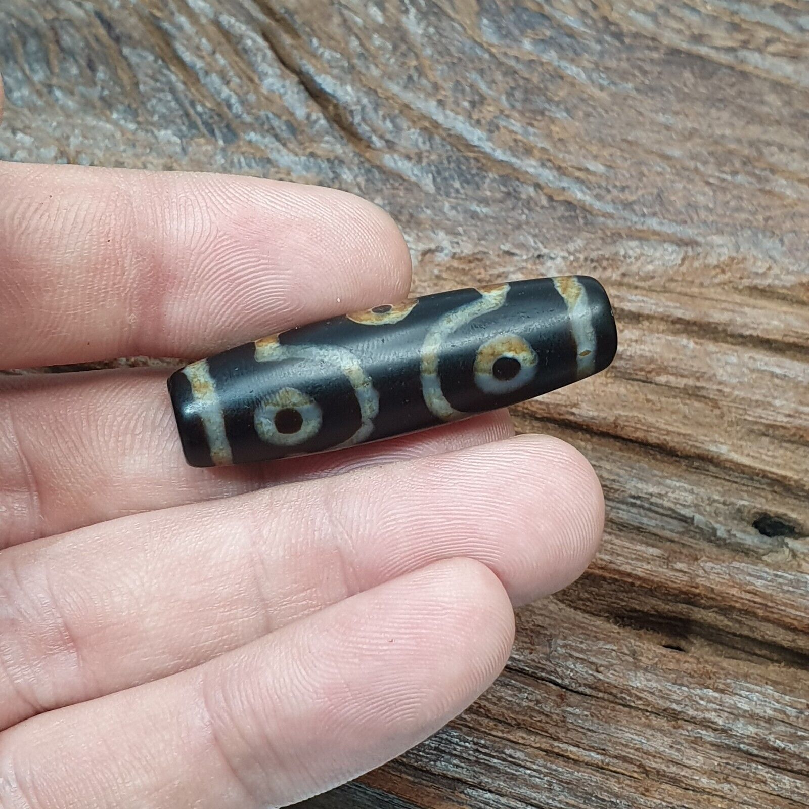 Old Tibetan Himalayan 8 eyes in eye Dzi Bead Amulet circle and Square Eyes