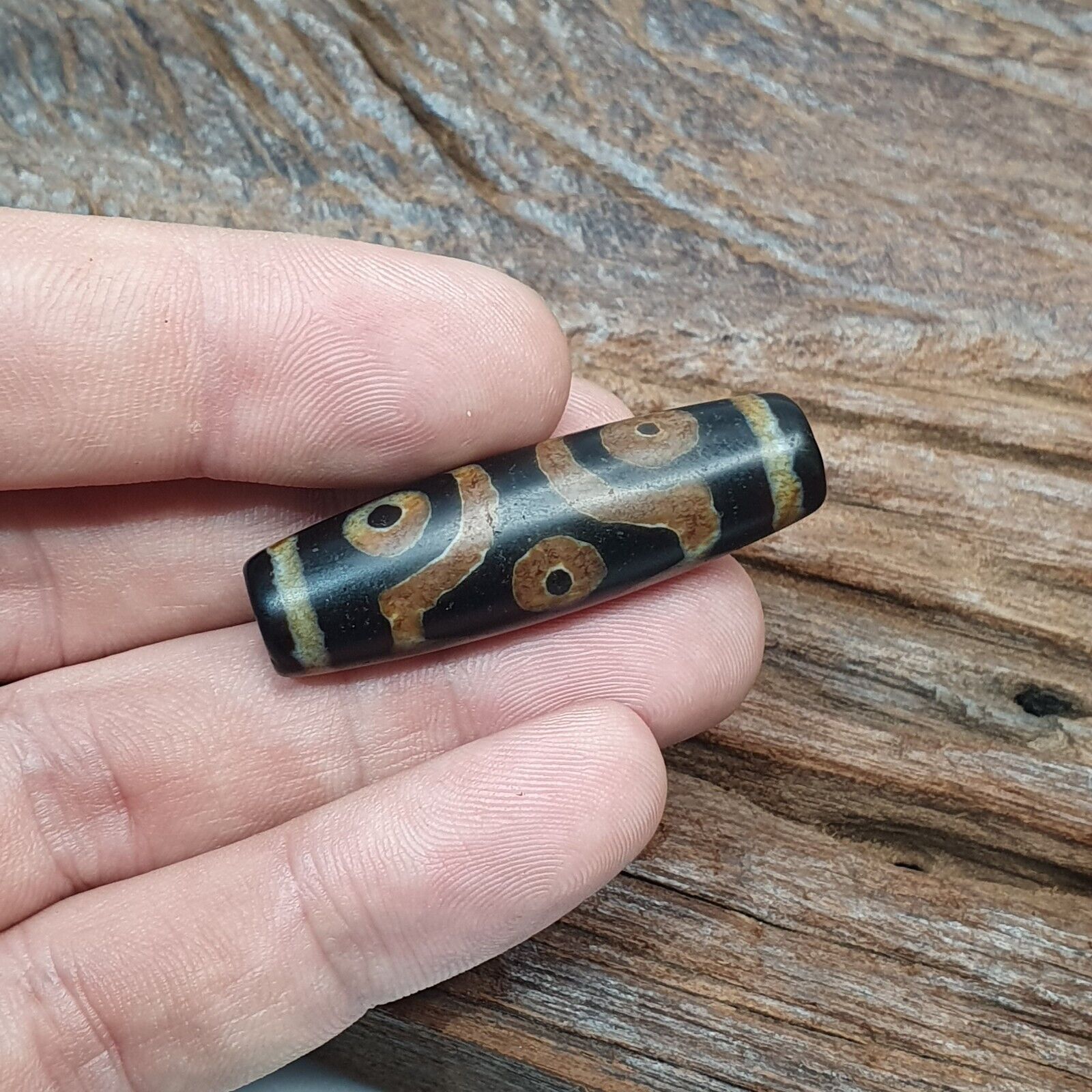 Old Tibetan Himalayan 8 eyes in eye Dzi Bead Amulet circle and Square Eyes