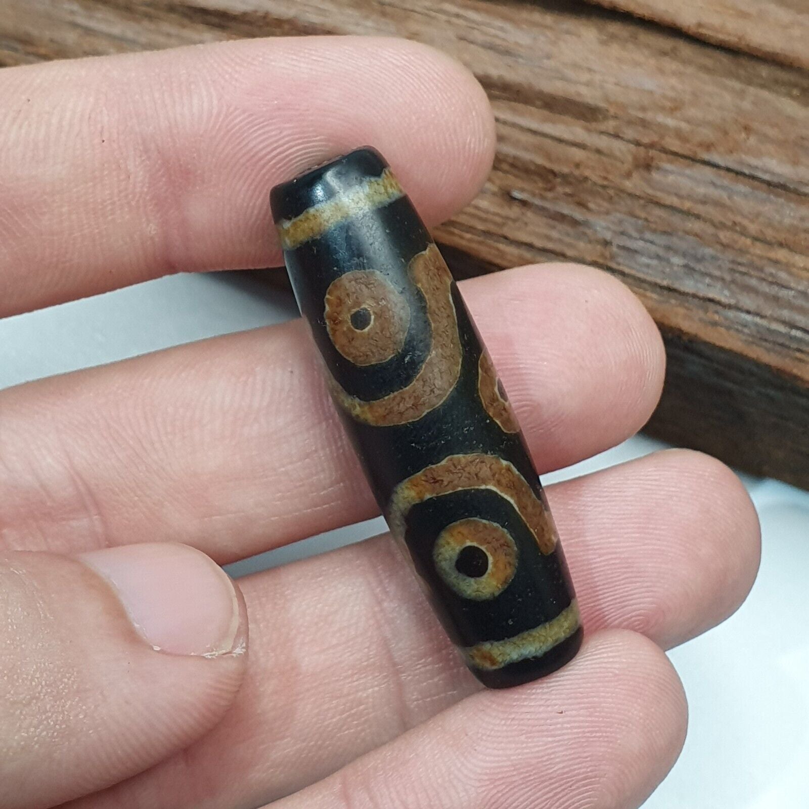 Old Tibetan Himalayan 8 eyes in eye Dzi Bead Amulet circle and Square Eyes