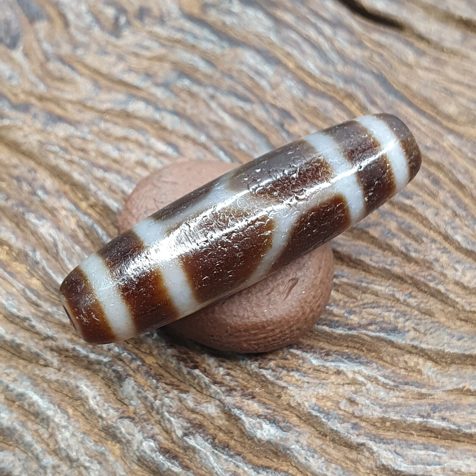 Antique Old Tibetan 6 Football pattern Eyes Agate stone Dzi Bead Amulet CT-3