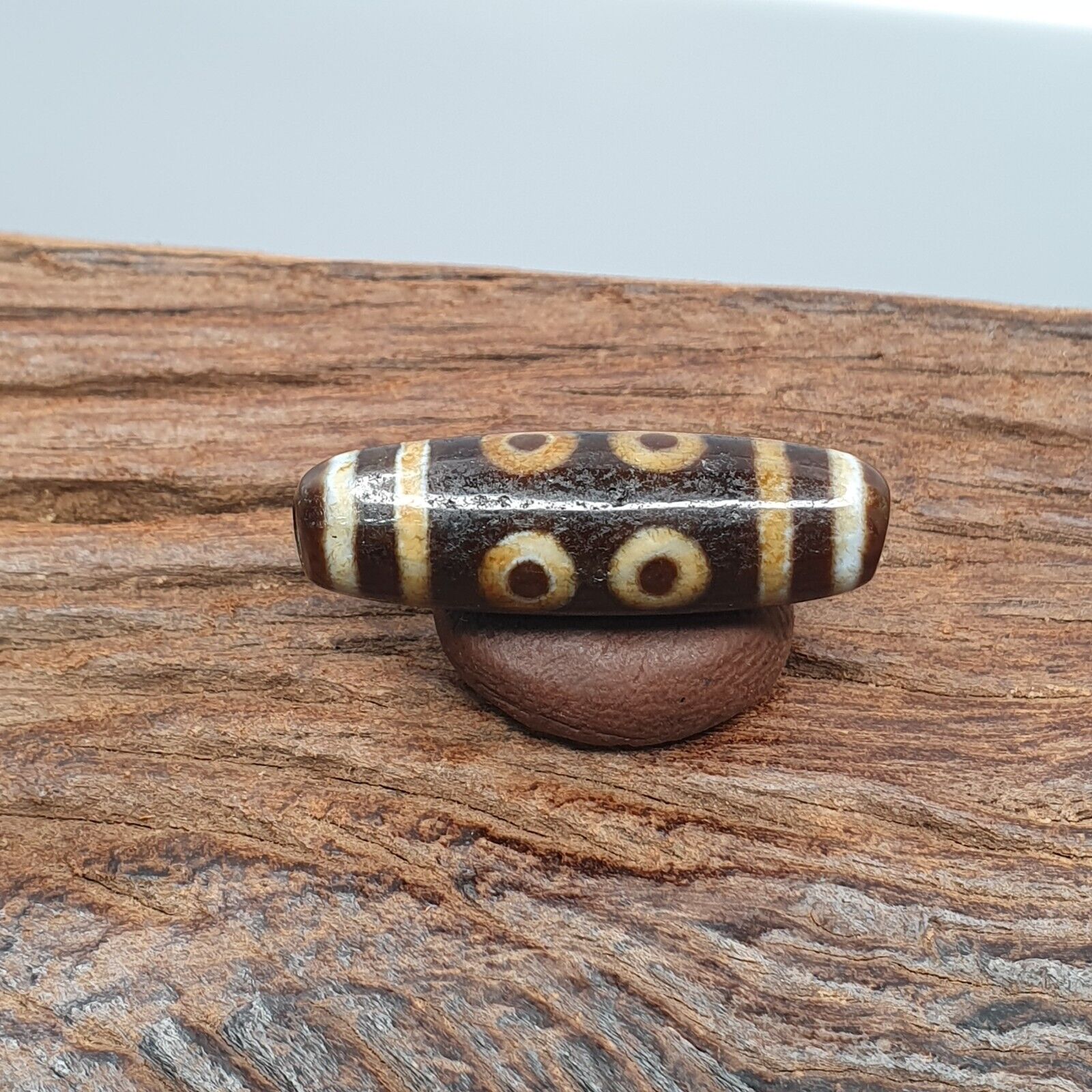 Old Tibetan Himalayan 8 Eyes 4 Stripes Agate stone Dzi Bead Amulet CT-5