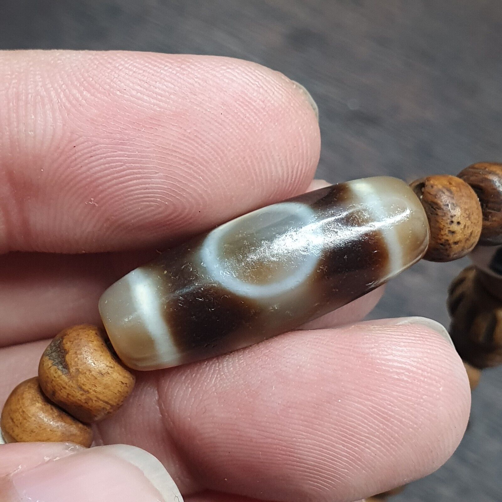 Tibetan 1Circle Eyes 1Aquare Eye Agate Dzi Bead Amulet with carving Bracelet