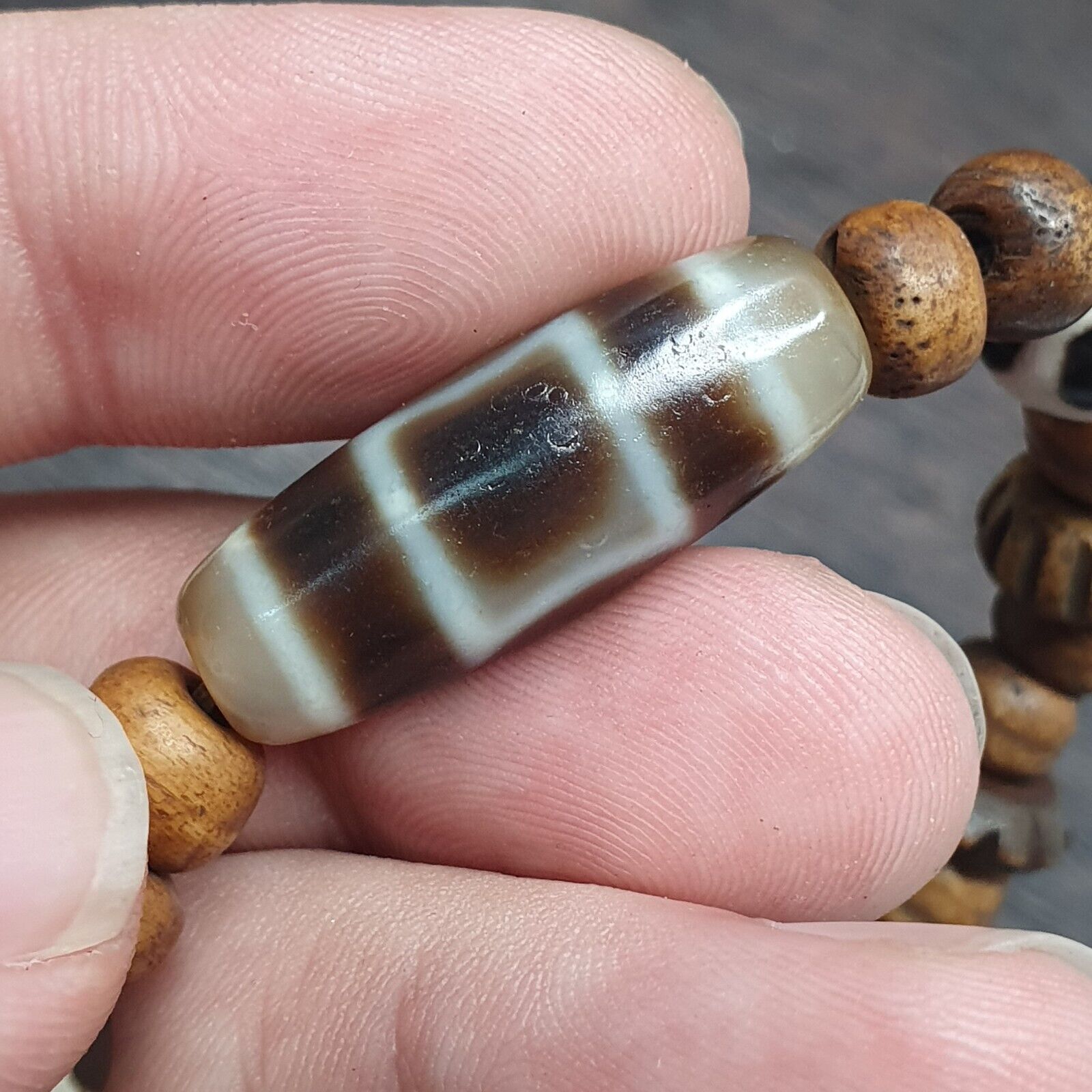 Tibetan 1Circle Eyes 1Aquare Eye Agate Dzi Bead Amulet with carving Bracelet