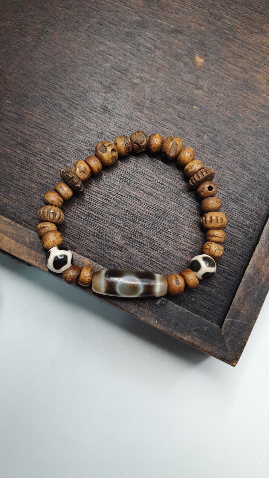 Tibetan 1Circle Eyes 1Aquare Eye Agate Dzi Bead Amulet with carving Bracelet