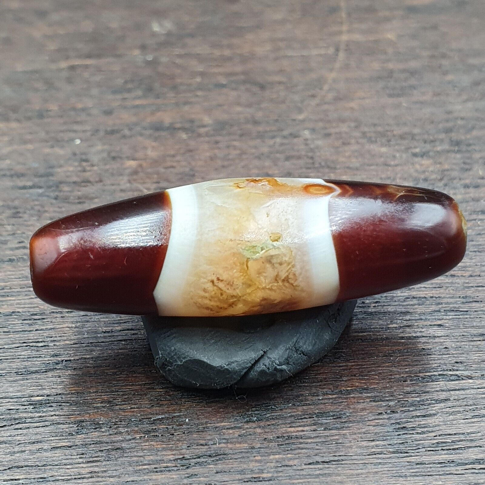 Very rare unique Pattern Yemeni Middle Eastern Natural Red Agate Amulet