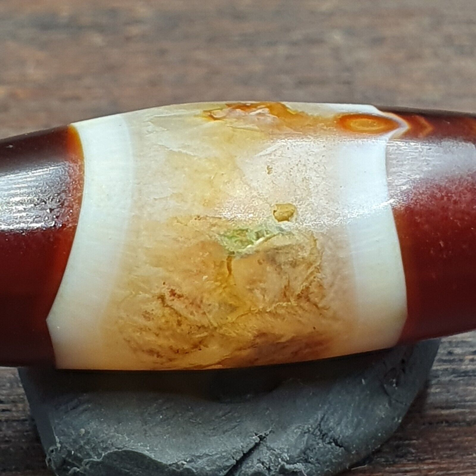 Very rare unique Pattern Yemeni Middle Eastern Natural Red Agate Amulet